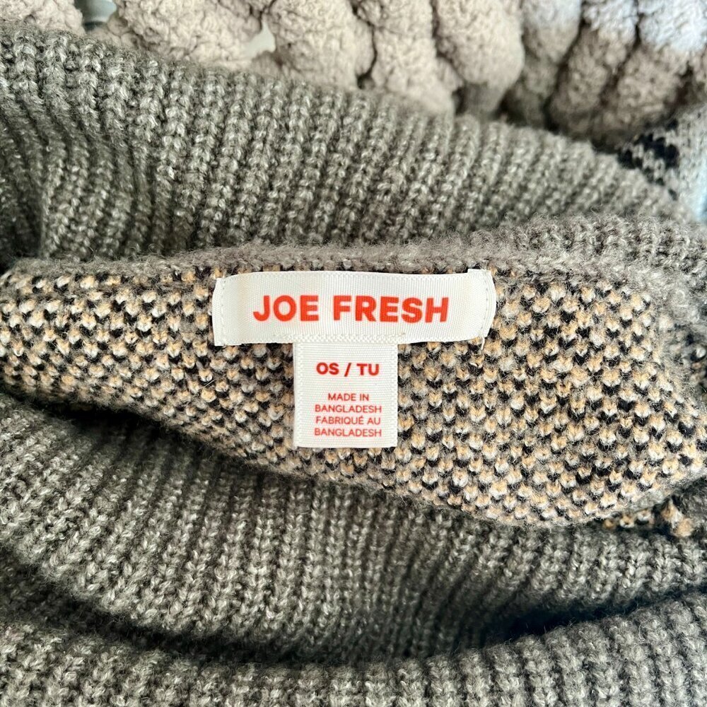 Joe Fresh Plaid Turtleneck Poncho black, beige, white & taupe O/S - Picture 12 of 13